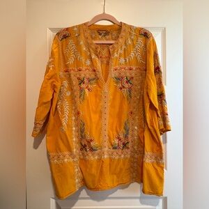 Johnny Was UMA EASY V NECK TOP